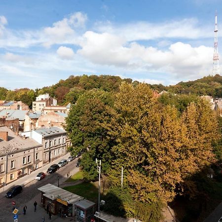 Leogrand Apartments On Khmelnytskoho 11 Lviv Ngoại thất bức ảnh