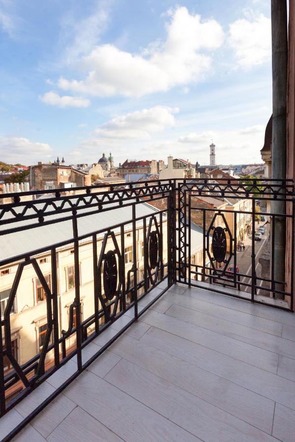 Leogrand Apartments On Khmelnytskoho 11 Lviv Ngoại thất bức ảnh