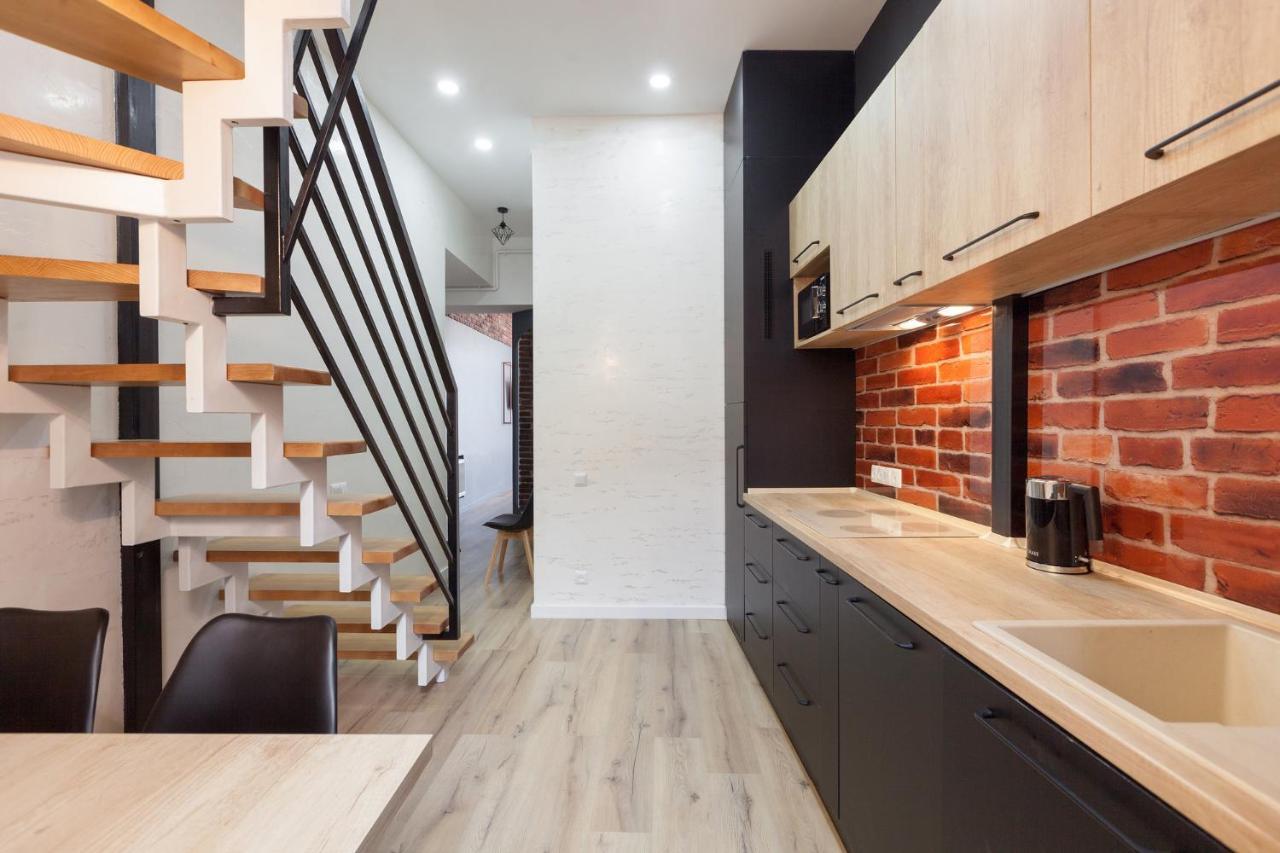 Leogrand Apartments On Khmelnytskoho 11 Lviv Ngoại thất bức ảnh