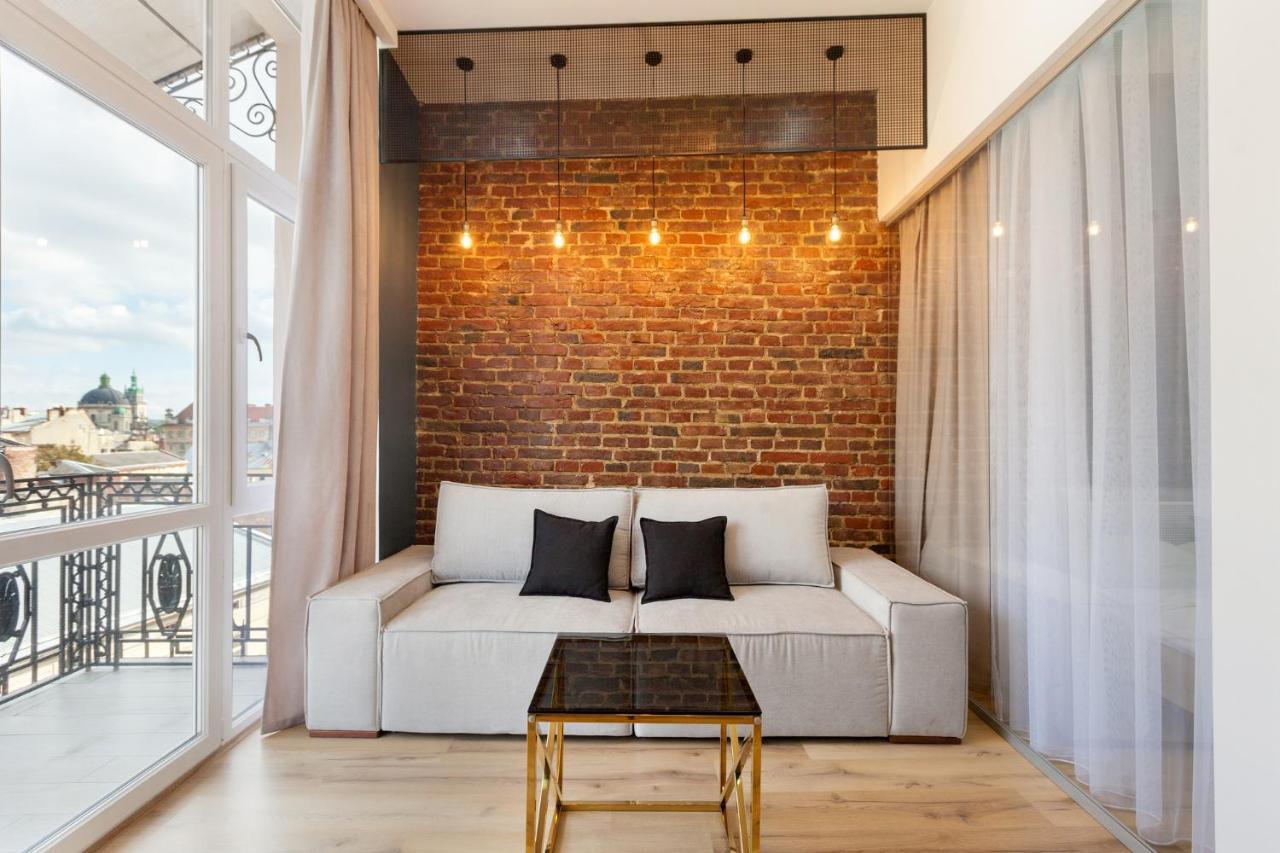 Leogrand Apartments On Khmelnytskoho 11 Lviv Ngoại thất bức ảnh