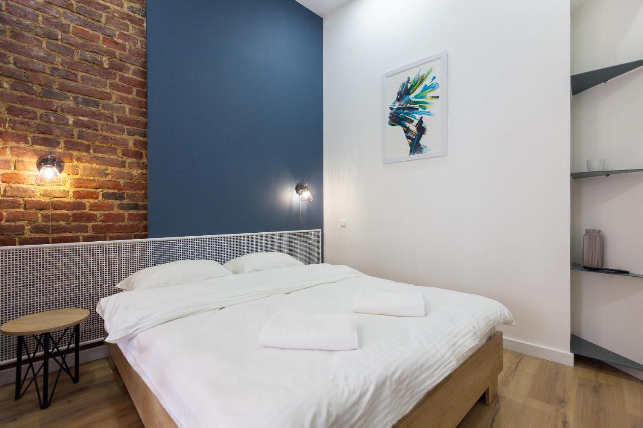 Leogrand Apartments On Khmelnytskoho 11 Lviv Ngoại thất bức ảnh