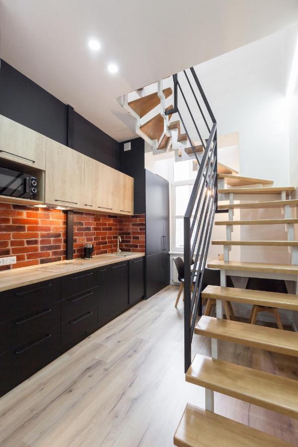 Leogrand Apartments On Khmelnytskoho 11 Lviv Ngoại thất bức ảnh