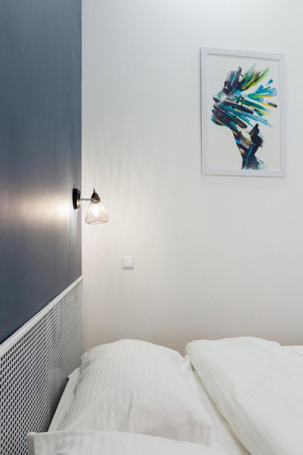 Leogrand Apartments On Khmelnytskoho 11 Lviv Ngoại thất bức ảnh